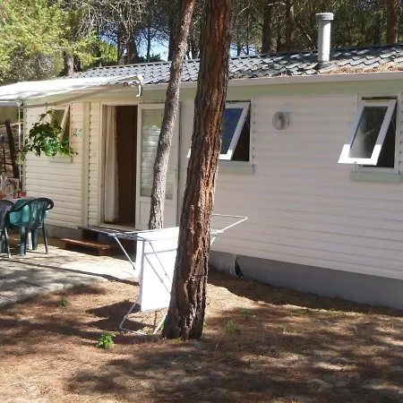 בית נופש Appealing Mobile Home In Sorso With Shared Pool *
