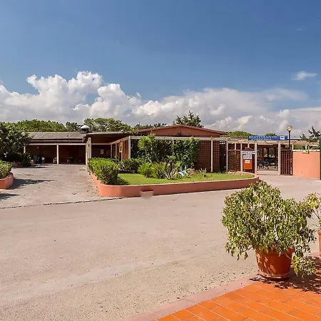 Appealing Mobile Home In Sorso With Shared Pool בית נופש סורסו