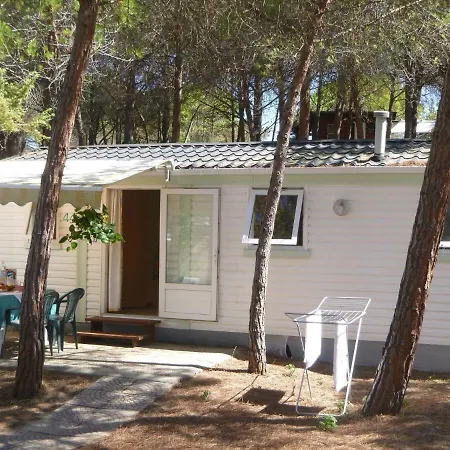 Appealing Mobile Home In Sorso With Shared Pool בית נופש סורסו